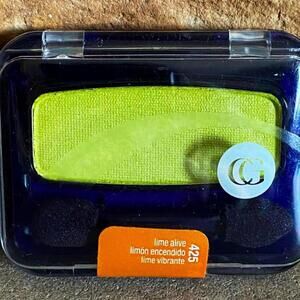 Covergirl Eye Enhancers Eyeshadow Single - 425 Lime Alive - NEW!!!